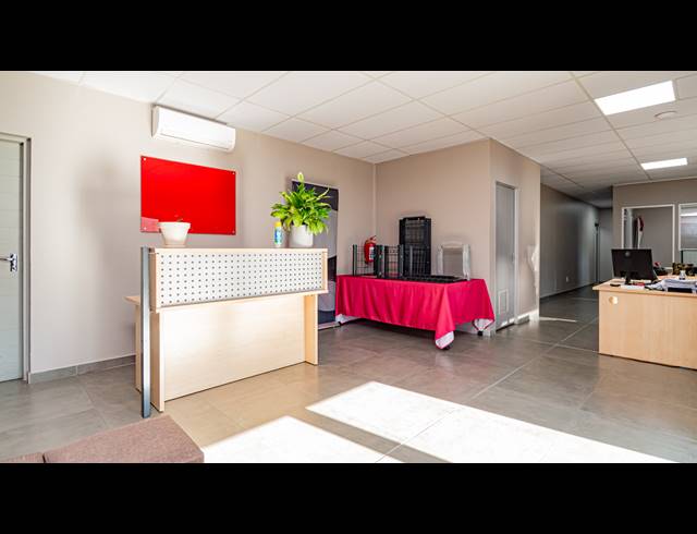 840M² WAREHOUSE FOR SALE IN KNOPJESLAAGTE